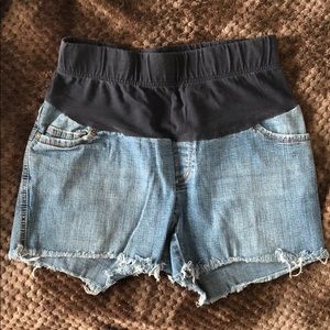 Maternity jean shorts (S)